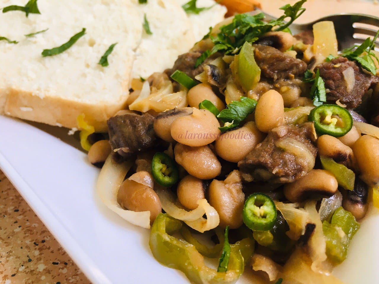 Haricots sautés à la viande de bœuf